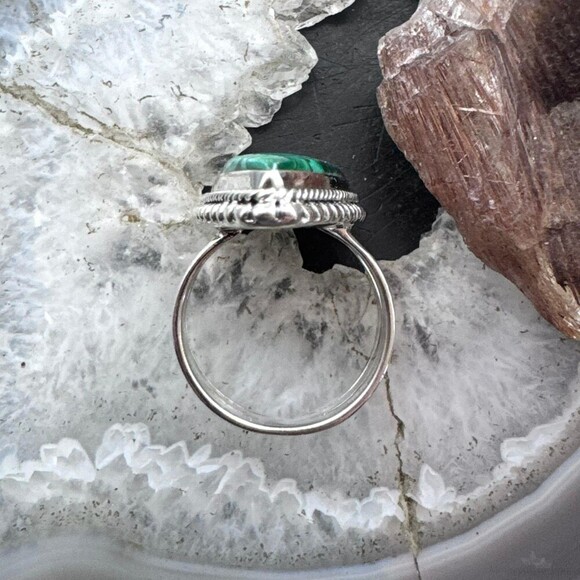 Sterling Southwestern Style Elongated Teardrop Malachite Decorated Ring Size 9 - Picture 8 of 10